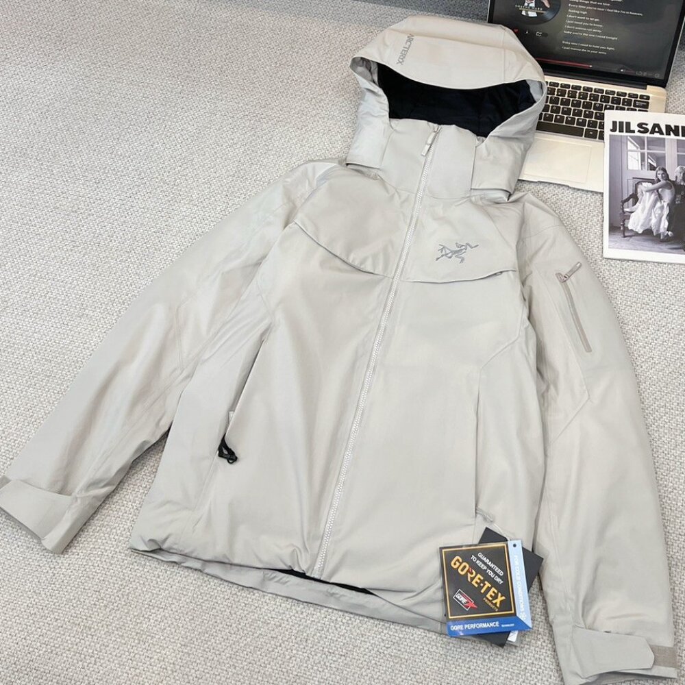 Arc'teryx Men's Off-White Down Jacket